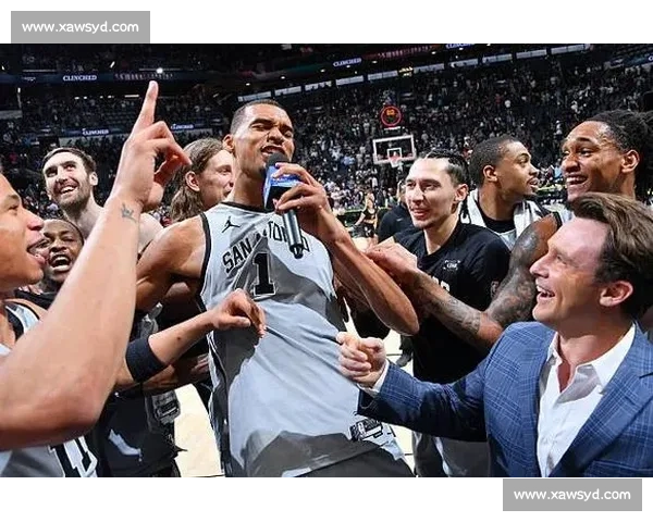 马刺与灰熊激战正酣 双方为季后赛席位展开生死较量